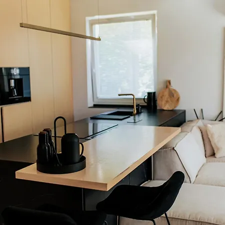 By The דירה אוסטראודה