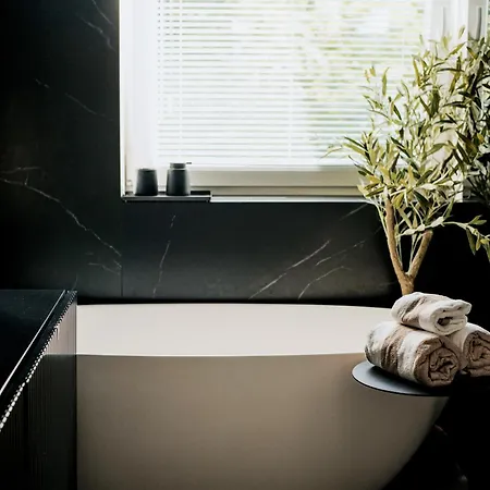 By The דירה אוסטראודה