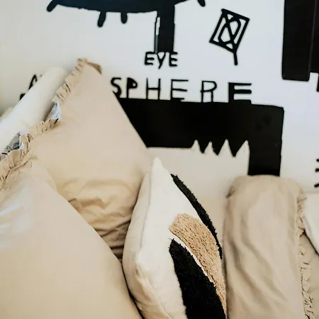 By The * אוסטראודה